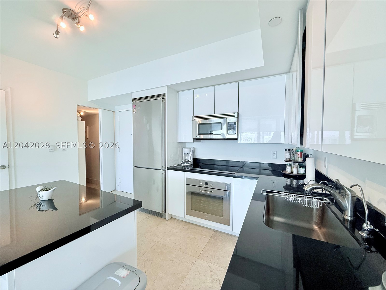92 SW 3rd St #4311 Miami, FL 33130