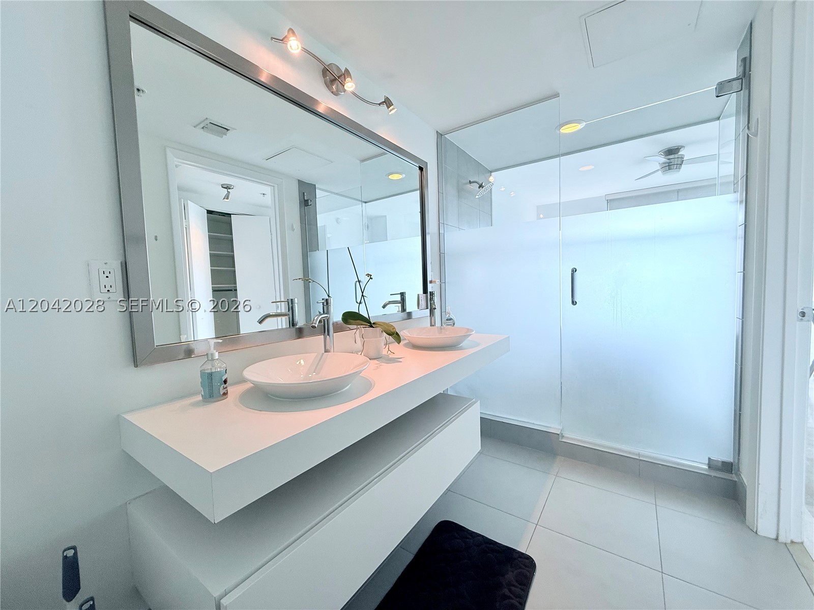 92 SW 3rd St #4311 Miami, FL 33130