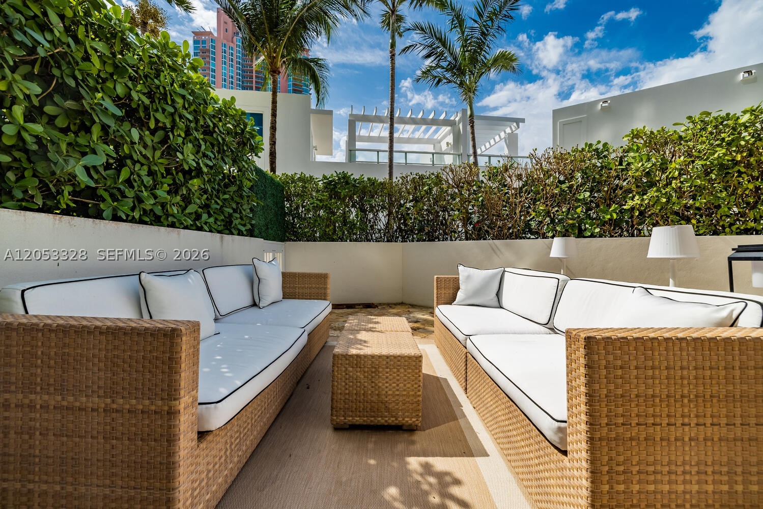 50 S Pointe Dr #510 Miami Beach, FL 33139