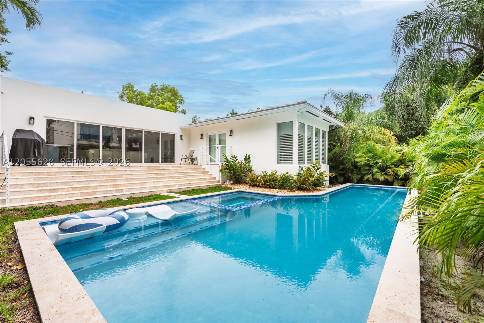 4155 Pamona Ave Miami, FL 33133