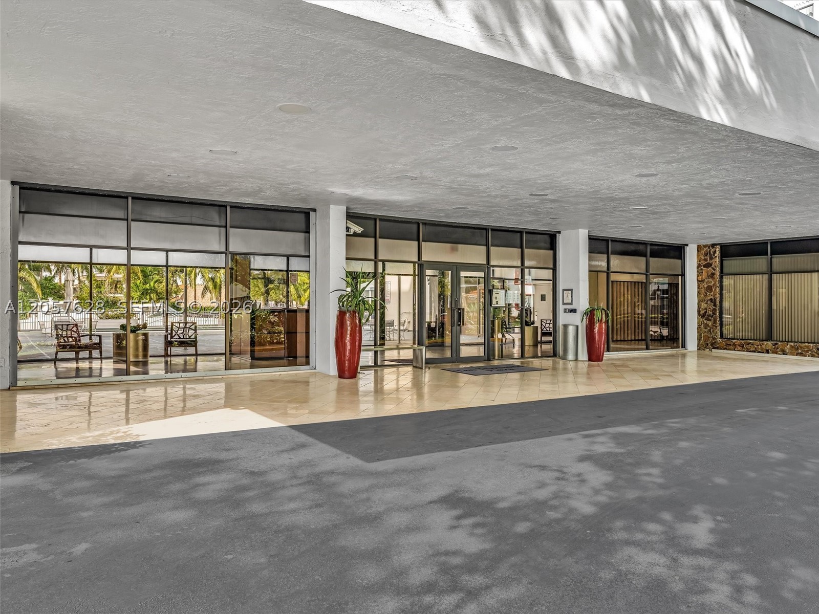 image Ten Thousand Plaza28