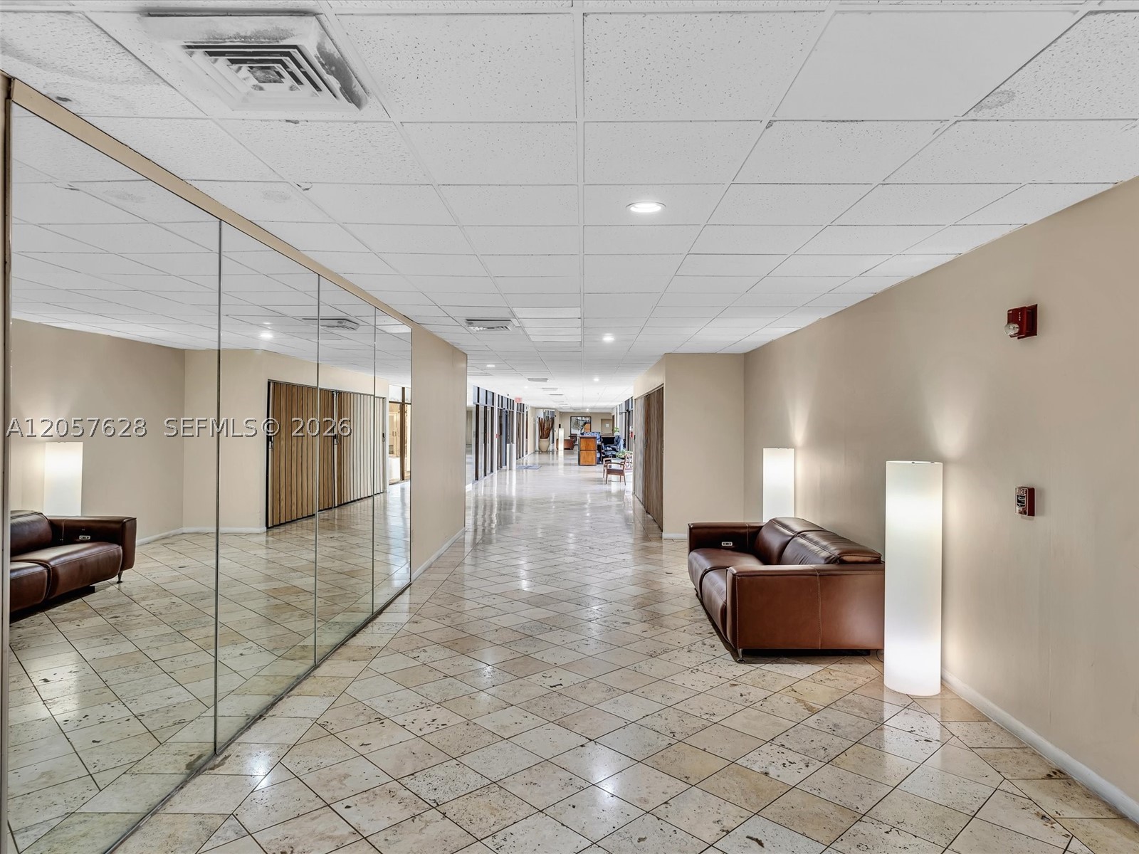 image Ten Thousand Plaza35