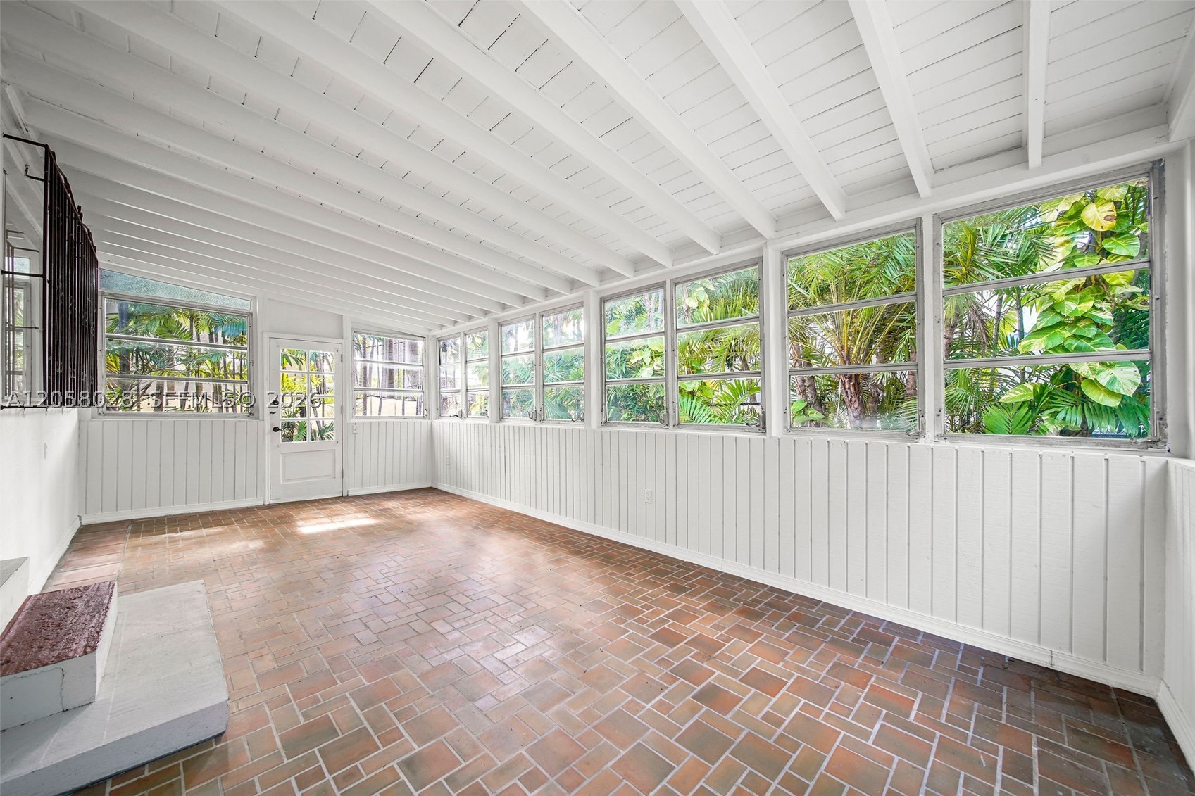 5842 Alton Rd Miami Beach, FL 33140