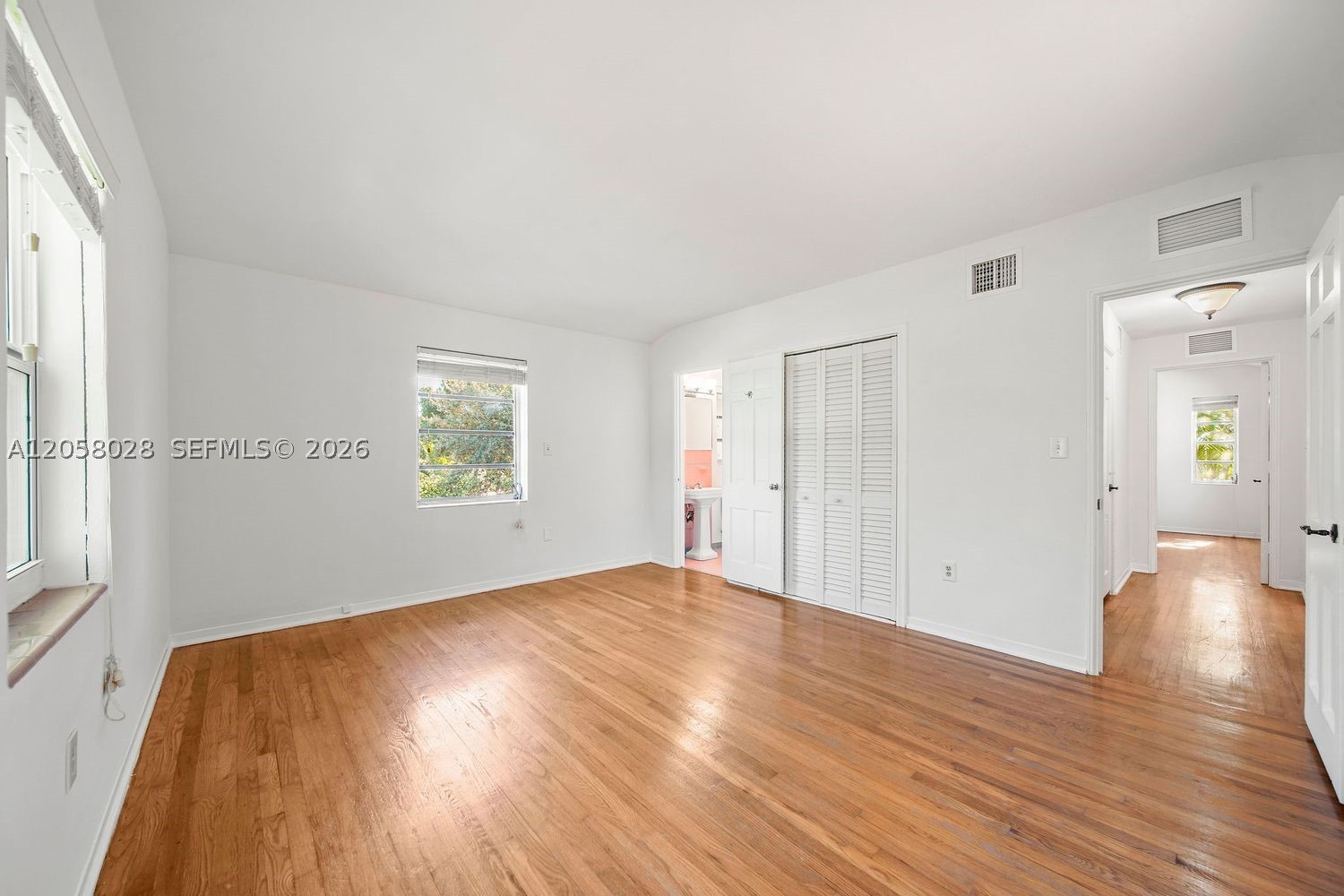 5842 Alton Rd Miami Beach, FL 33140