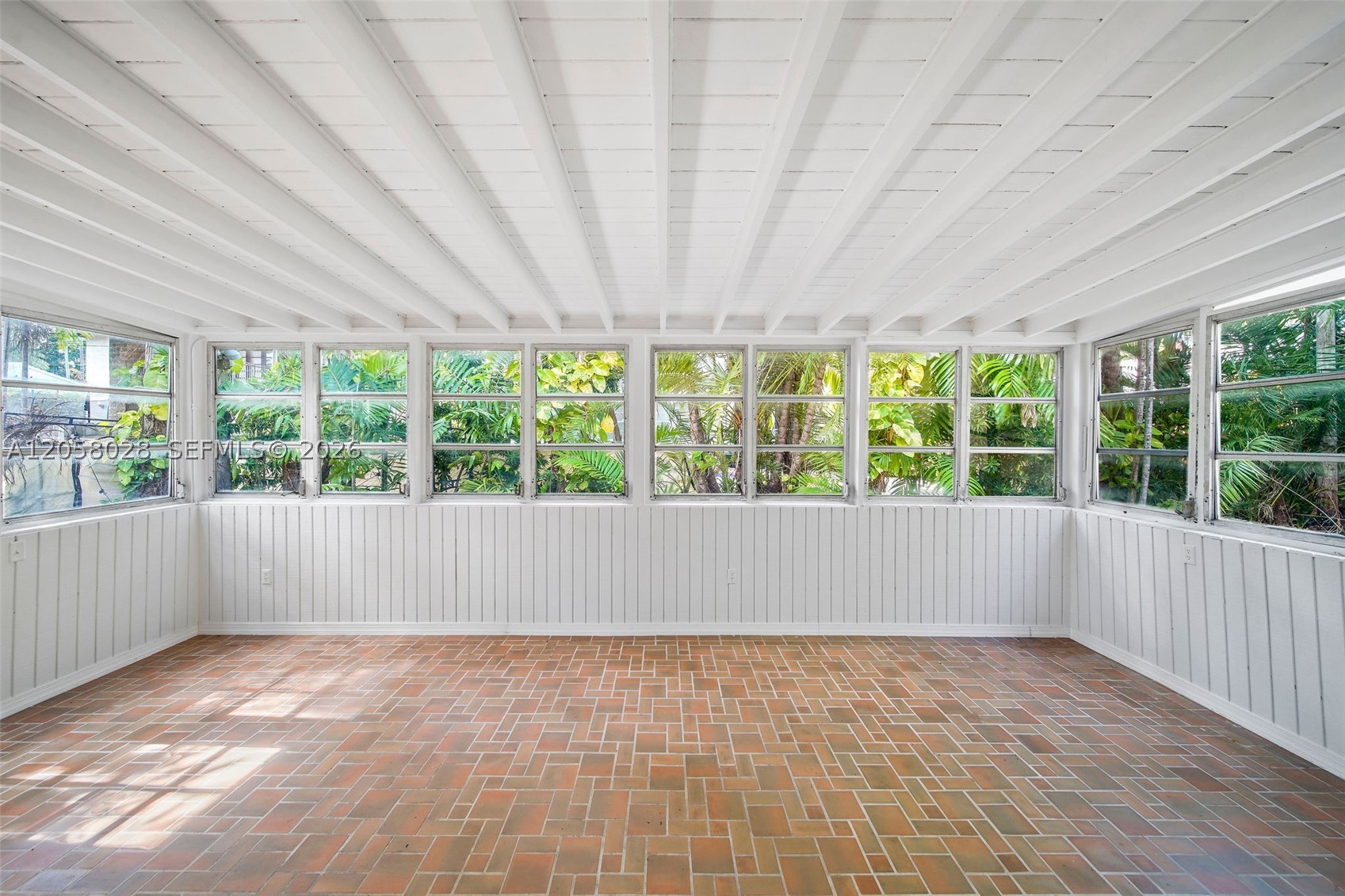 5842 Alton Rd Miami Beach, FL 33140
