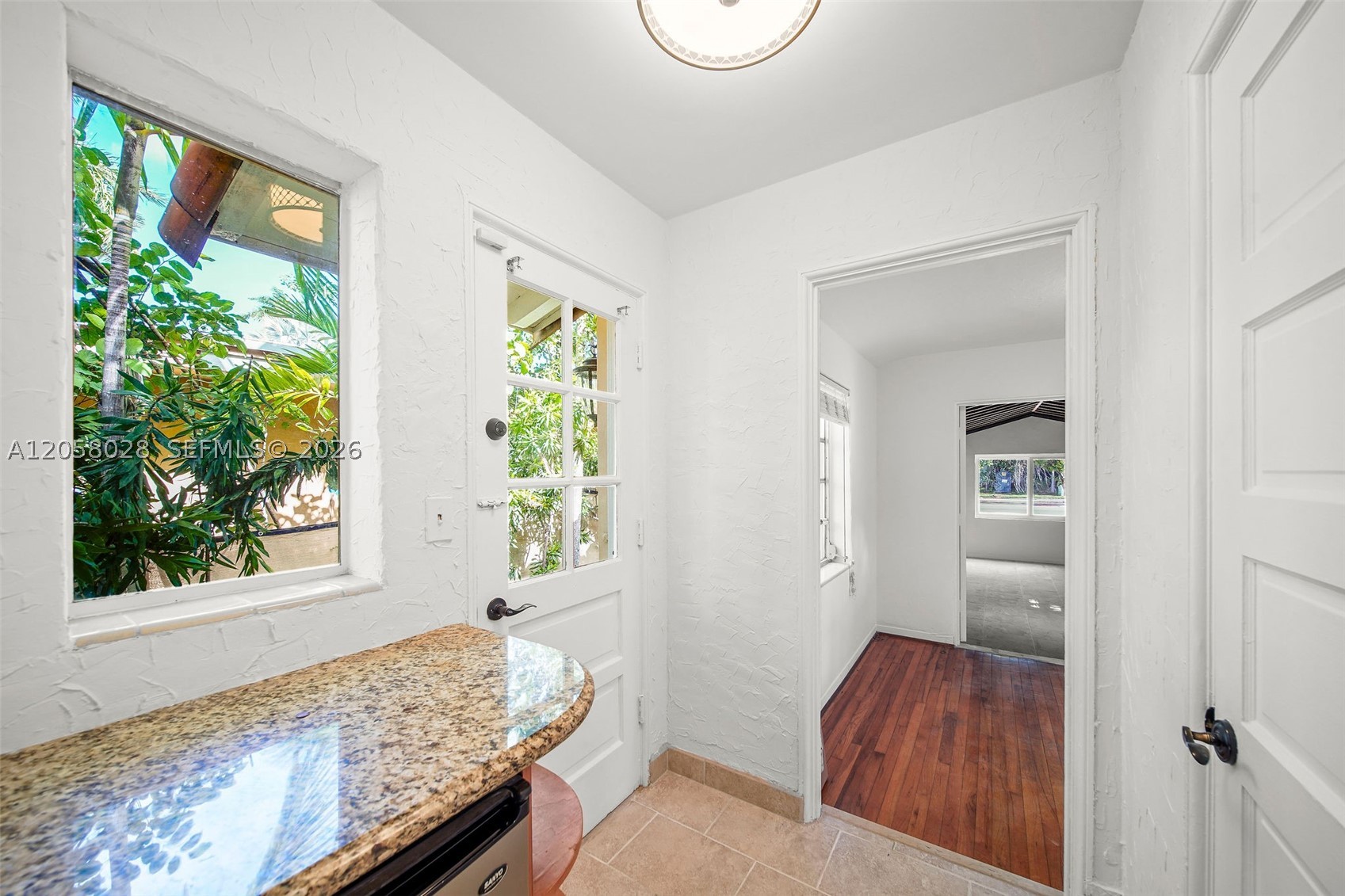 5842 Alton Rd Miami Beach, FL 33140