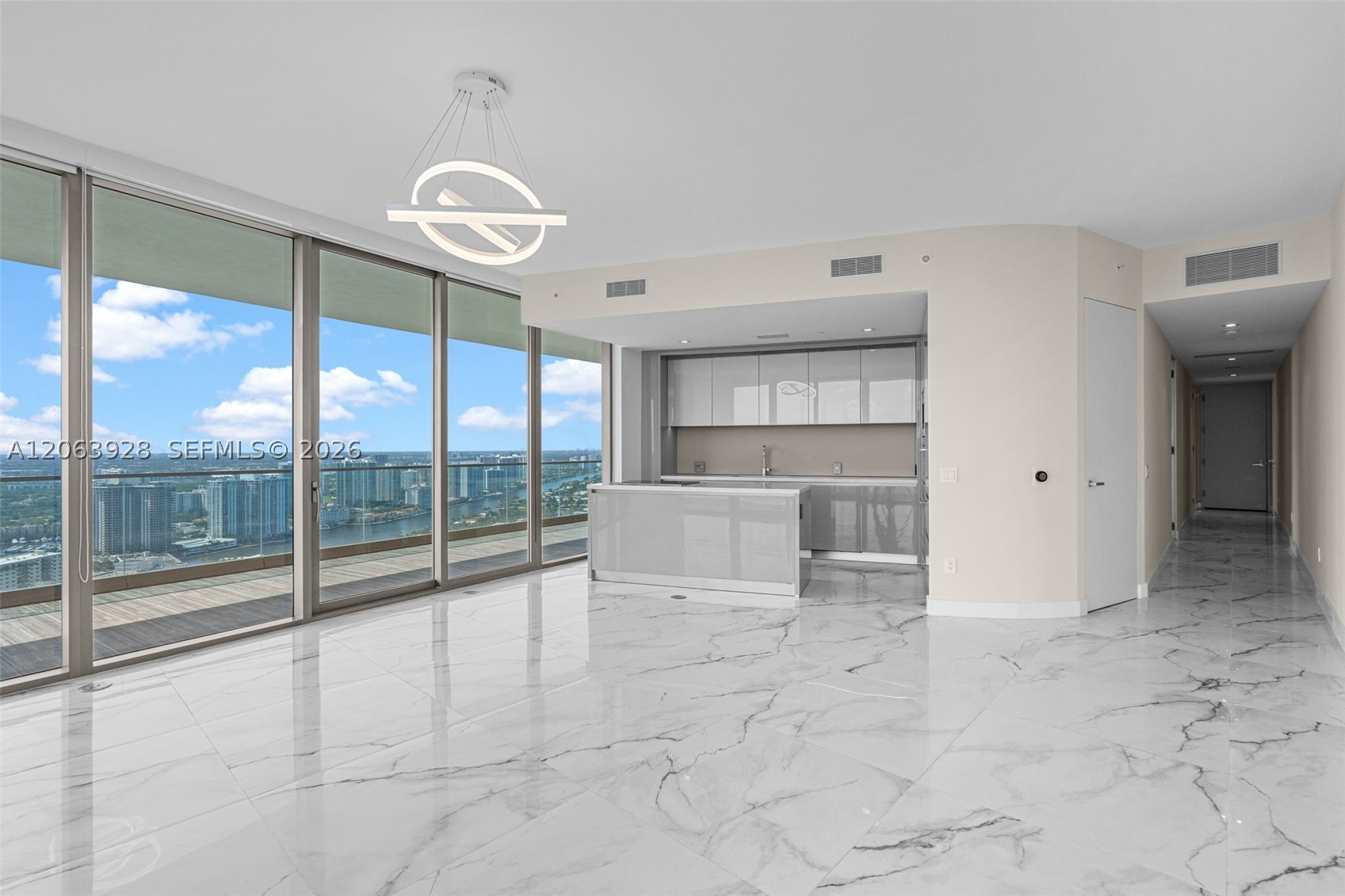 18975 Collins Ave #3605