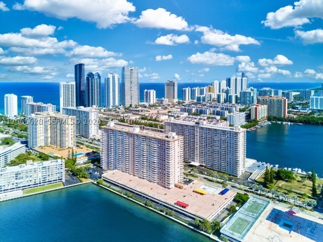 image Winston Towers 20035
