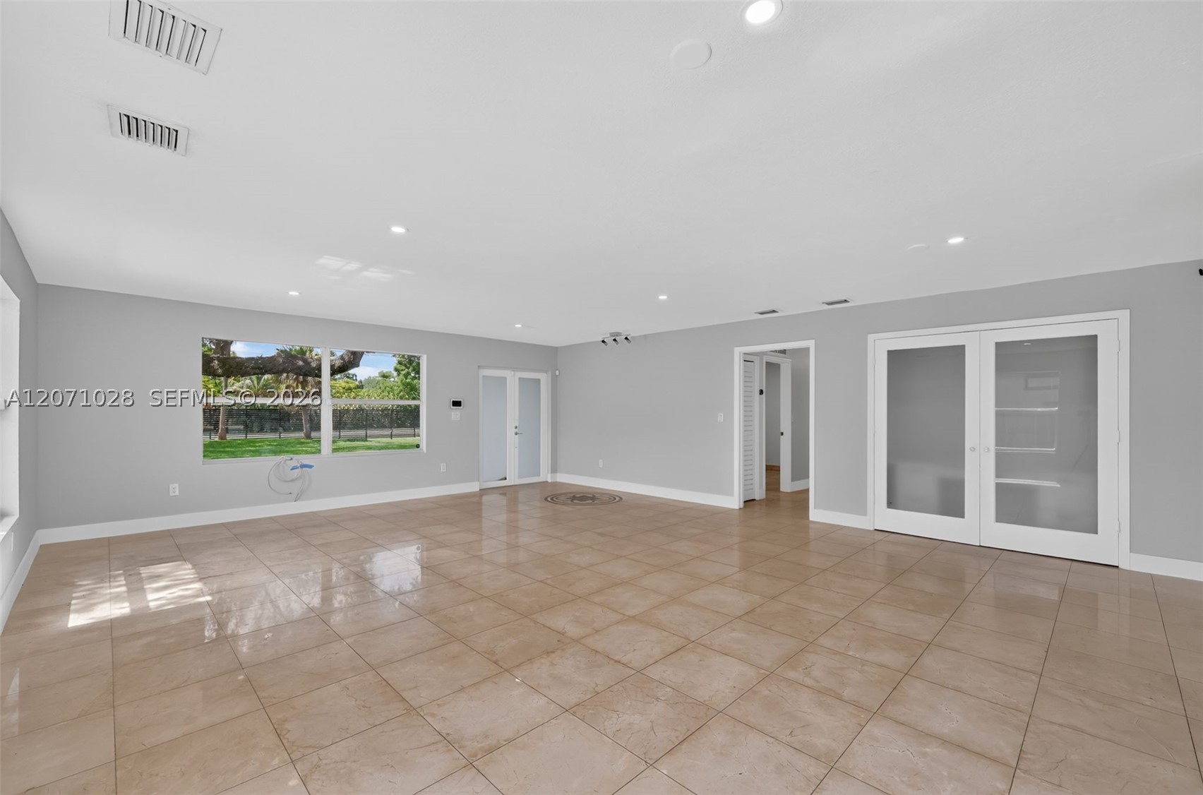 10890 SW 95th St Miami, FL 33176