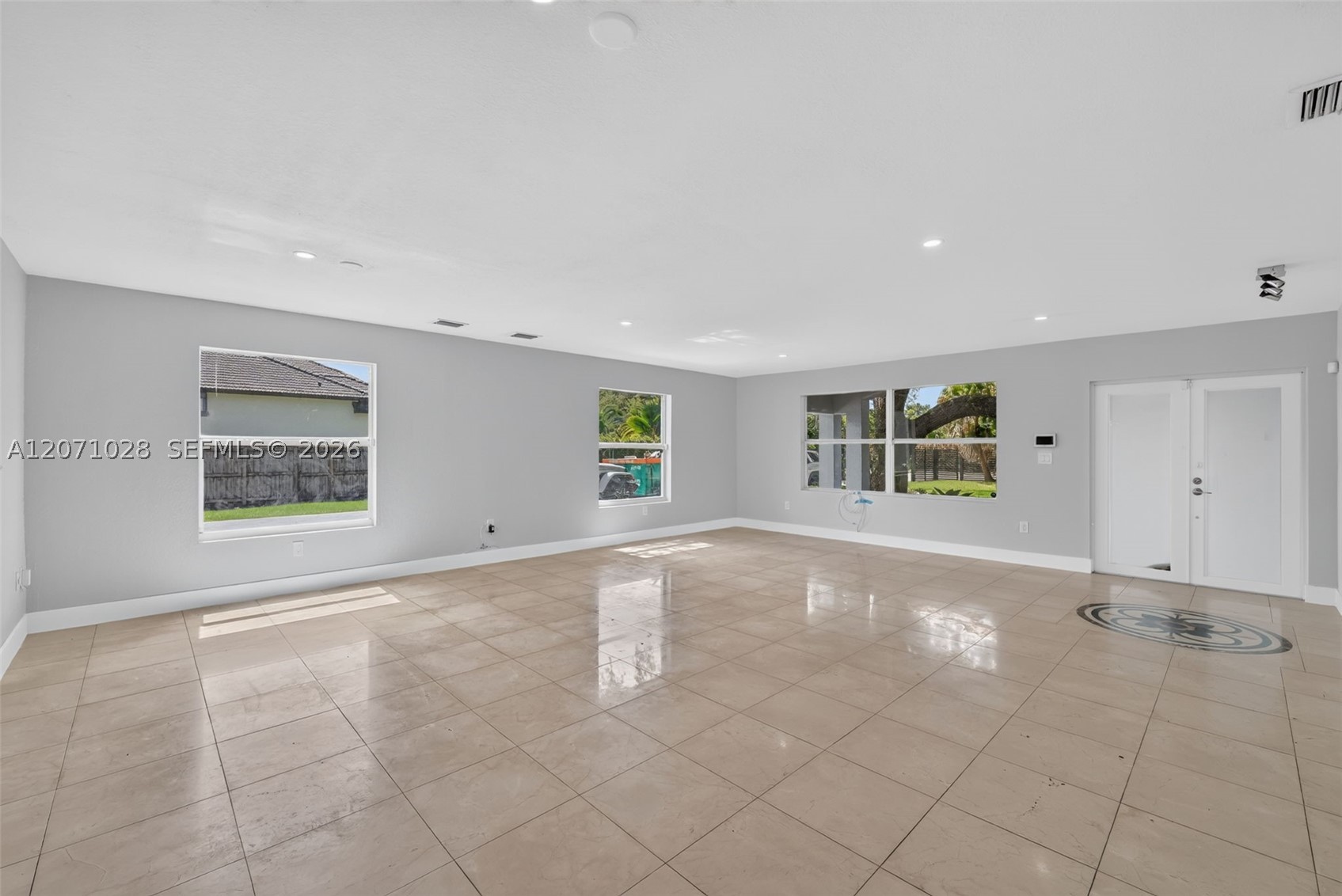 10890 SW 95th St Miami, FL 33176