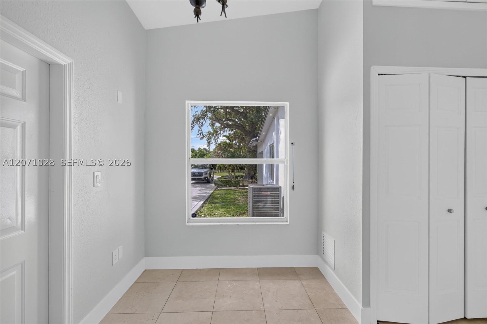 10890 SW 95th St Miami, FL 33176