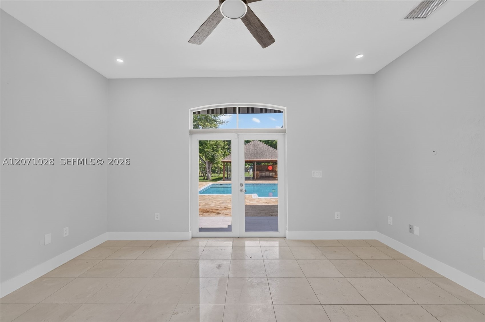 10890 SW 95th St Miami, FL 33176