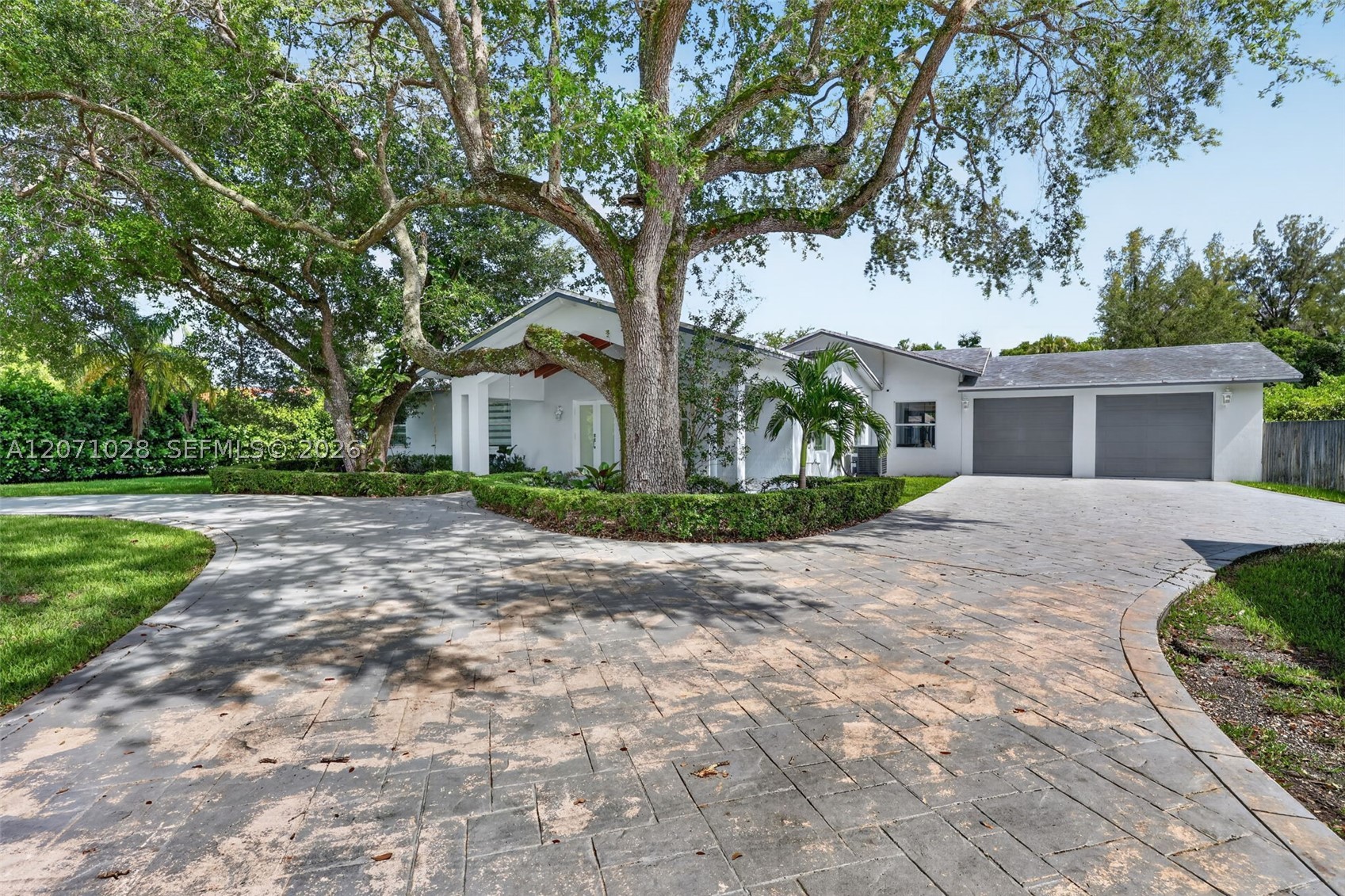 10890 SW 95th St Miami, FL 33176