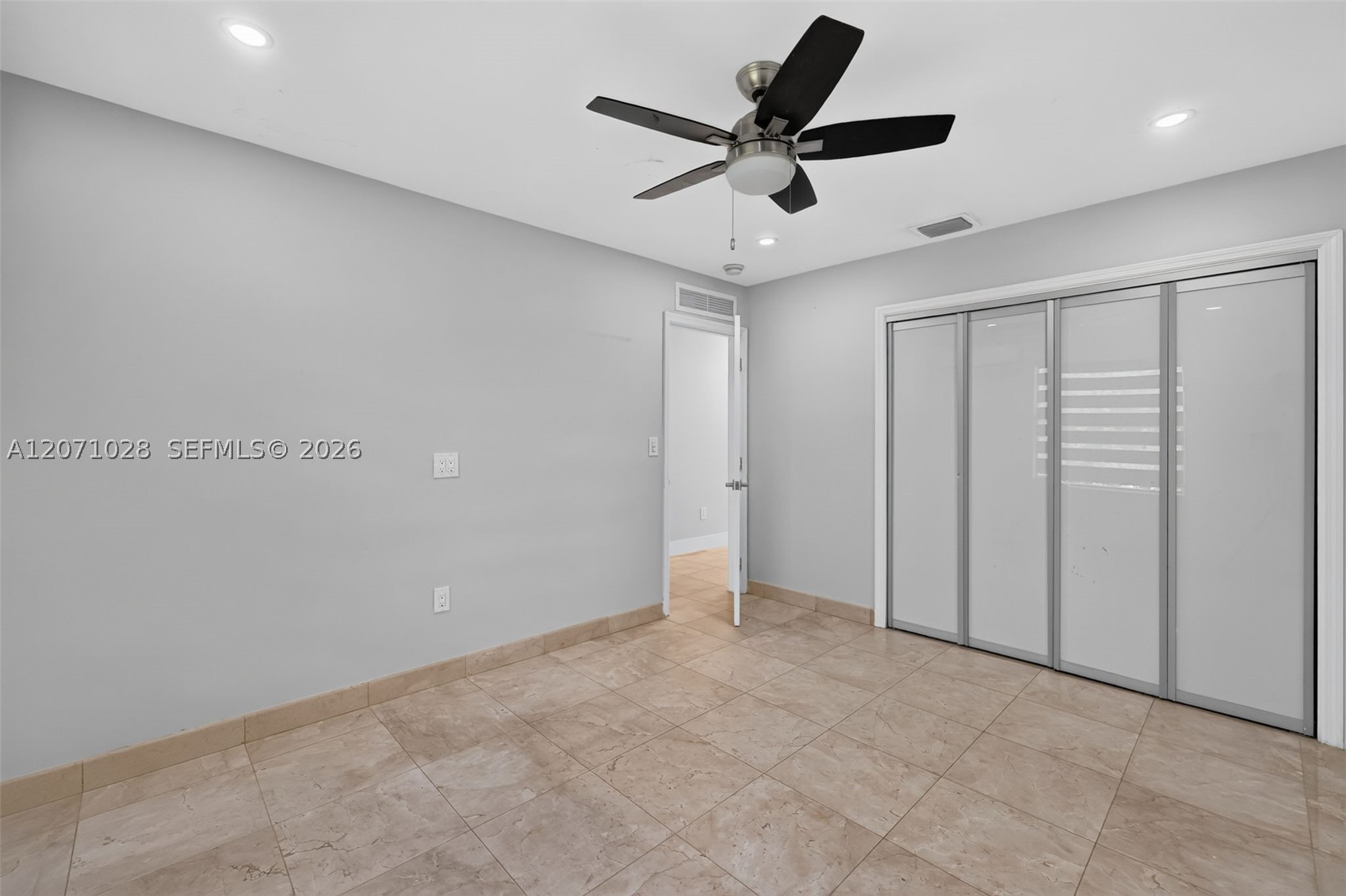 10890 SW 95th St Miami, FL 33176