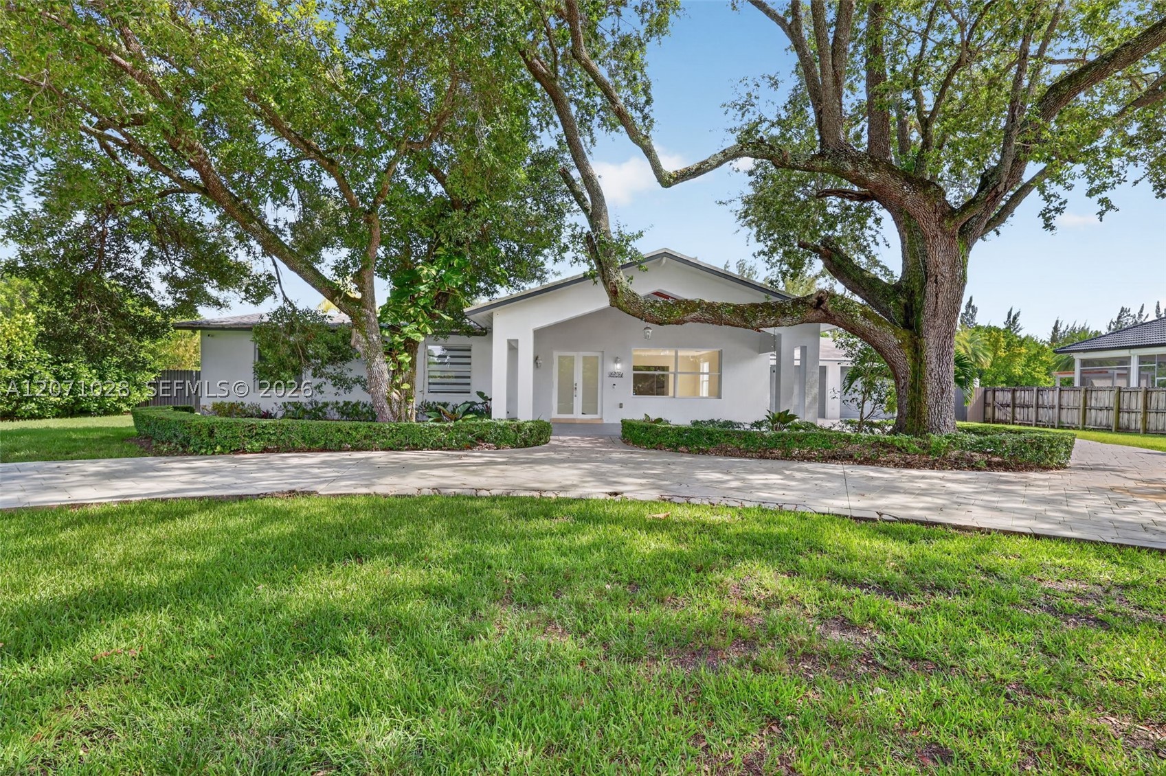 10890 SW 95th St Miami, FL 33176