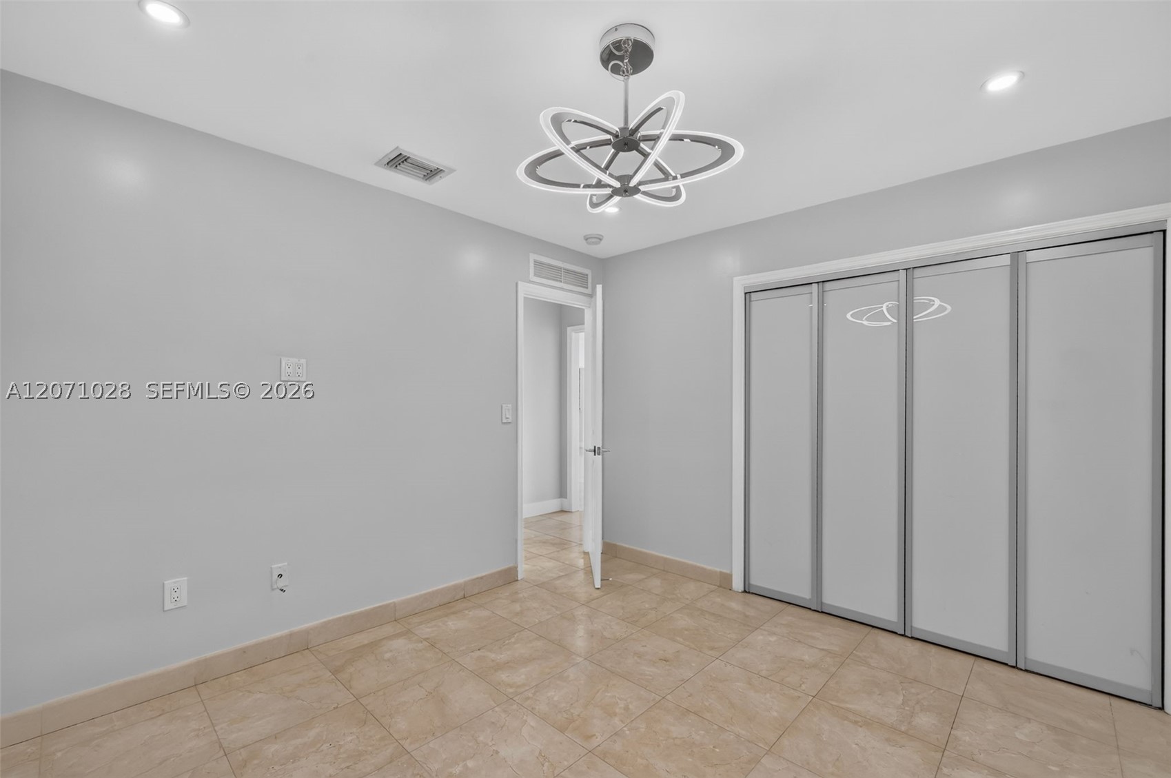10890 SW 95th St Miami, FL 33176