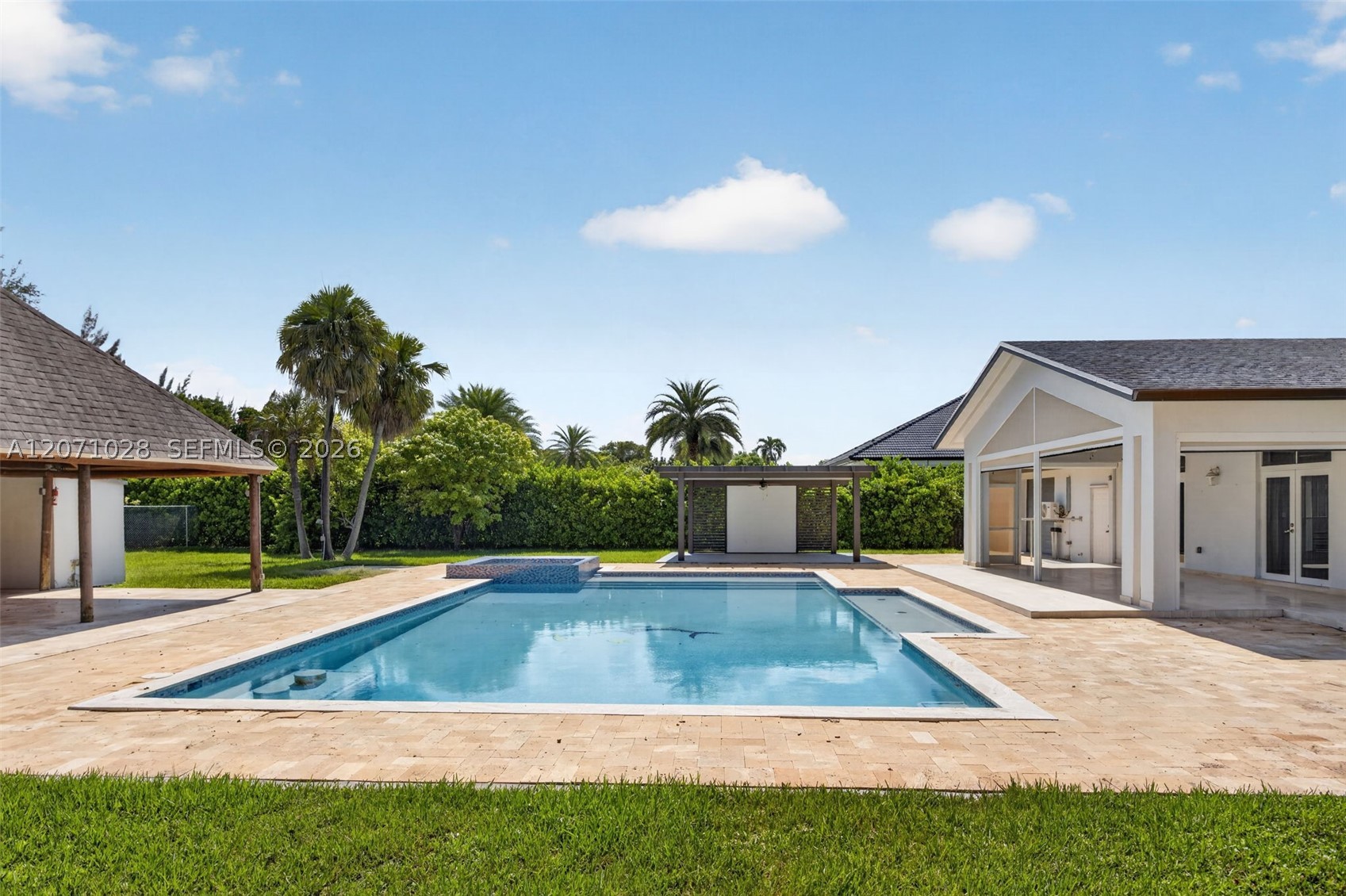 10890 SW 95th St Miami, FL 33176