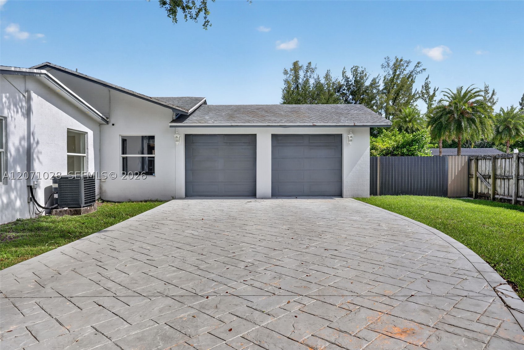 10890 SW 95th St Miami, FL 33176