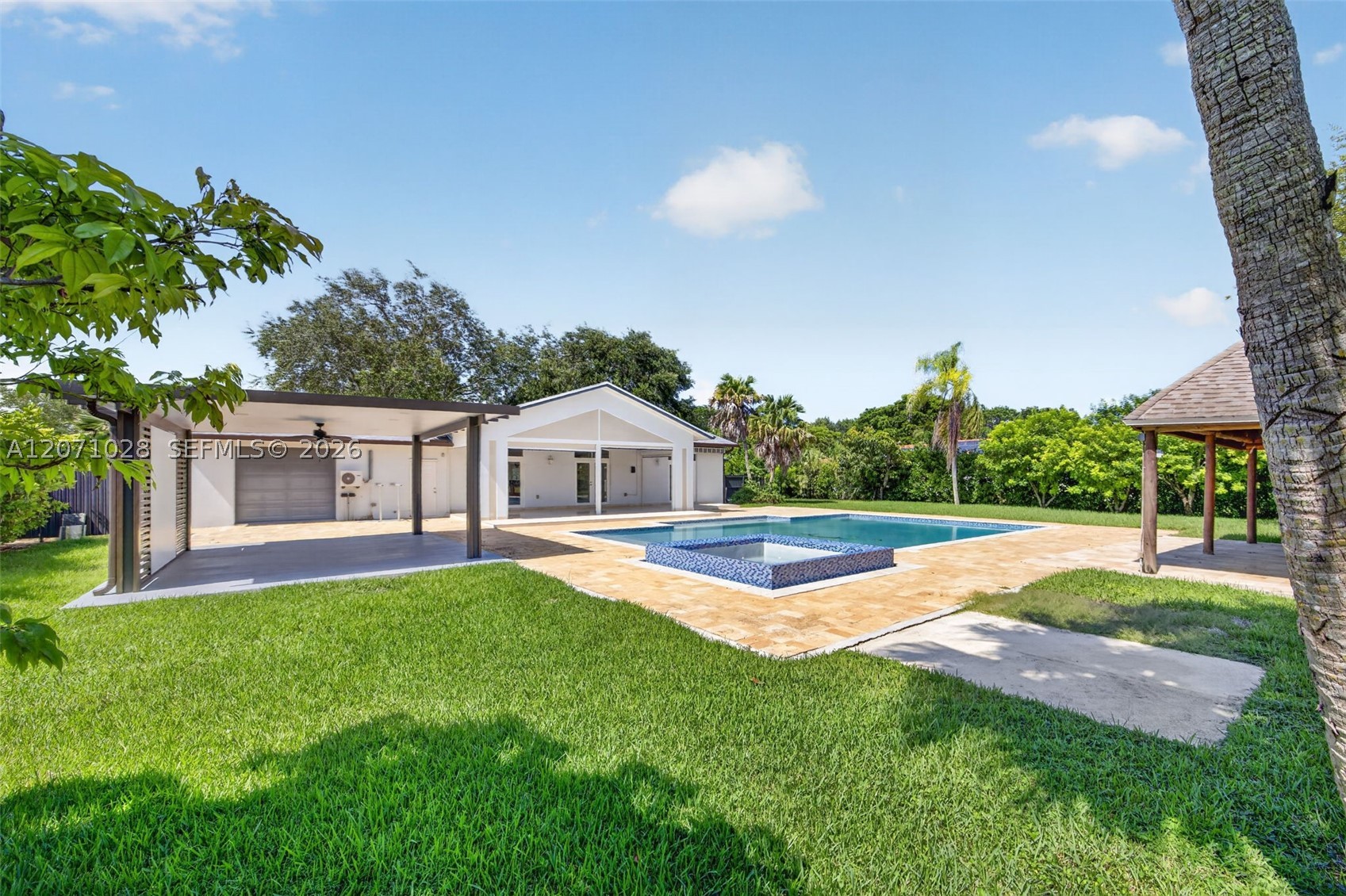 10890 SW 95th St Miami, FL 33176