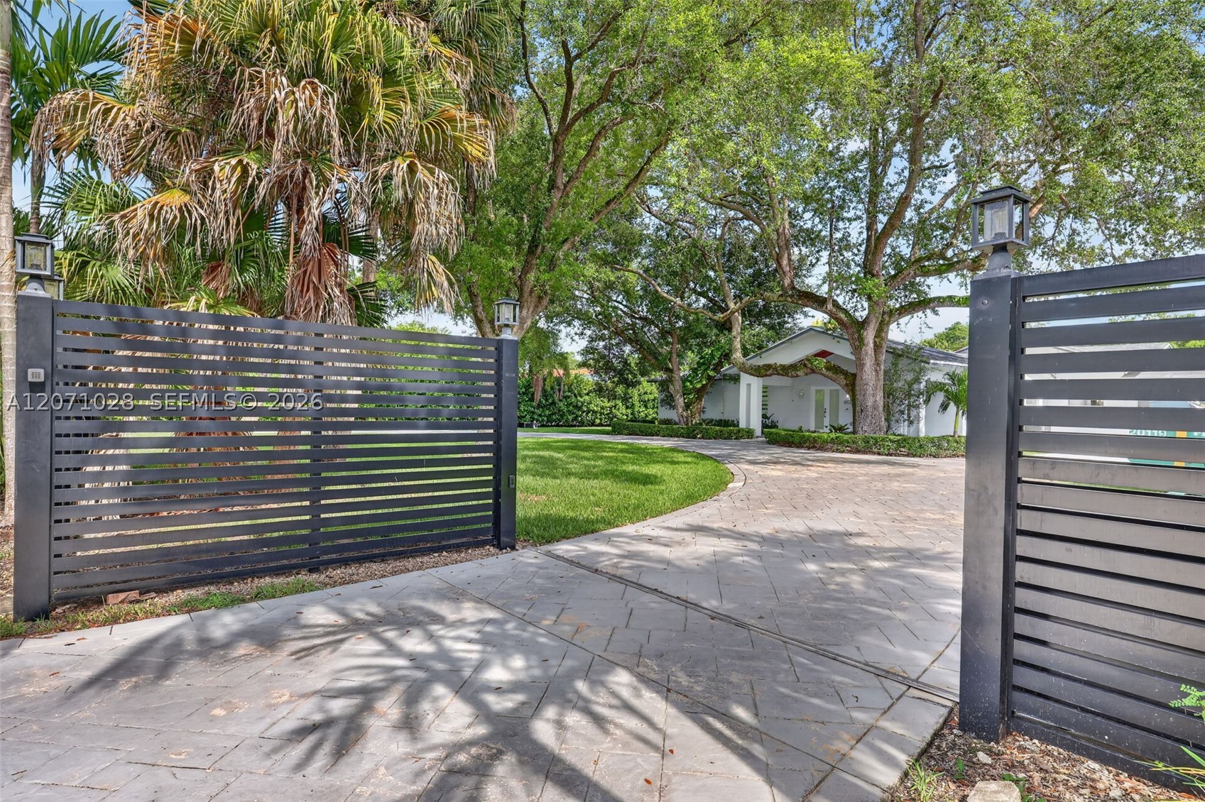10890 SW 95th St Miami, FL 33176