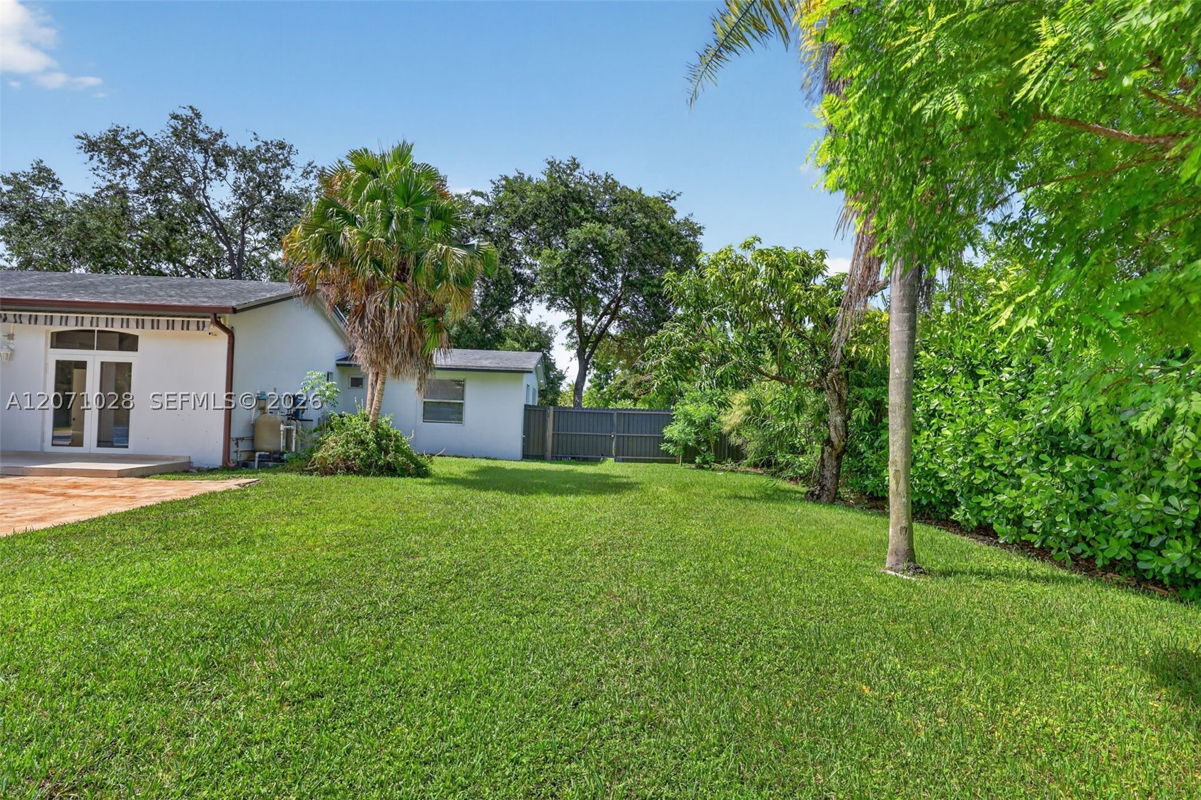 10890 SW 95th St Miami, FL 33176