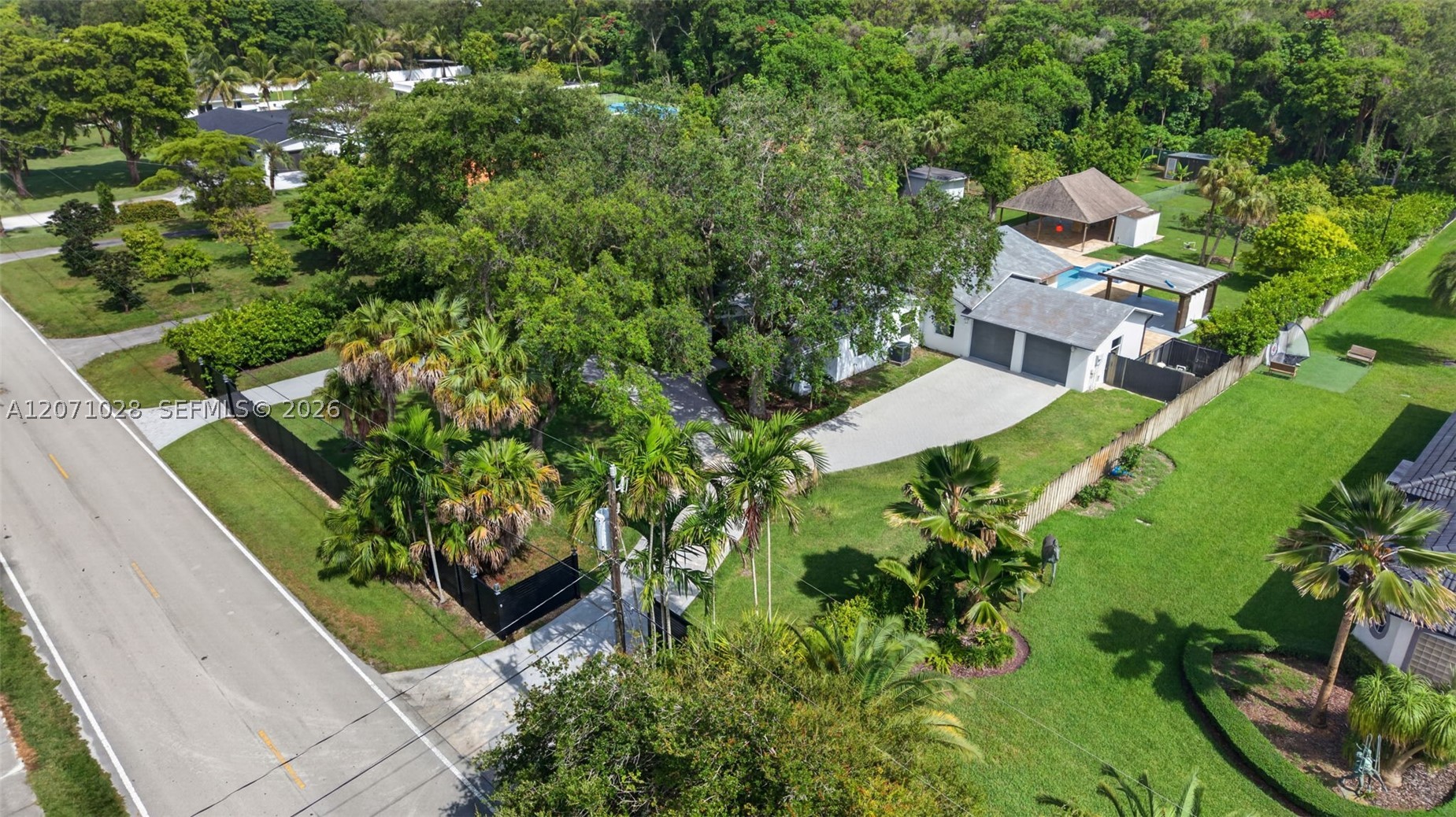 10890 SW 95th St Miami, FL 33176