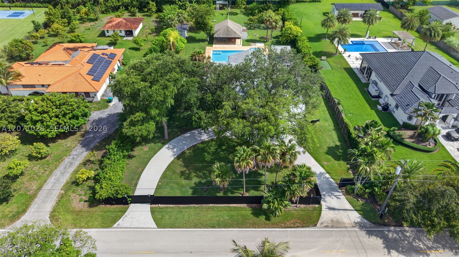10890 SW 95th St Miami, FL 33176