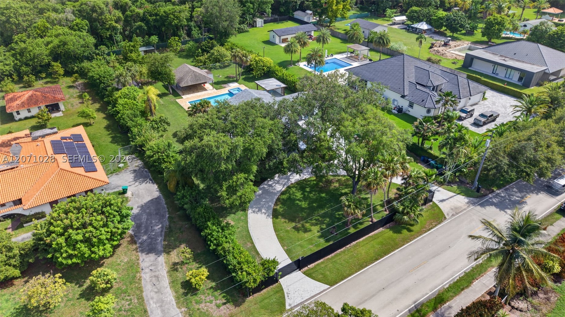 10890 SW 95th St Miami, FL 33176