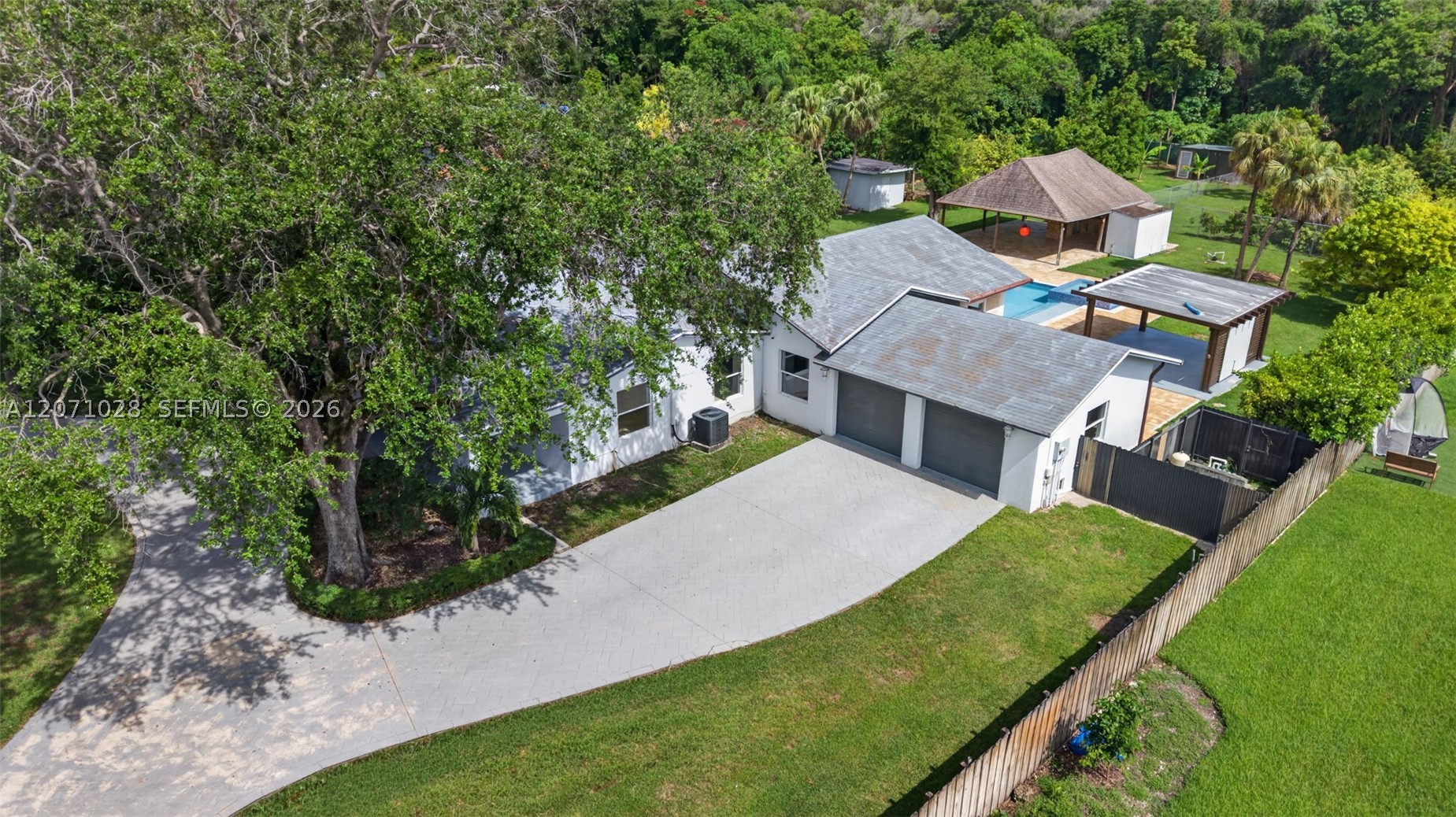 10890 SW 95th St Miami, FL 33176