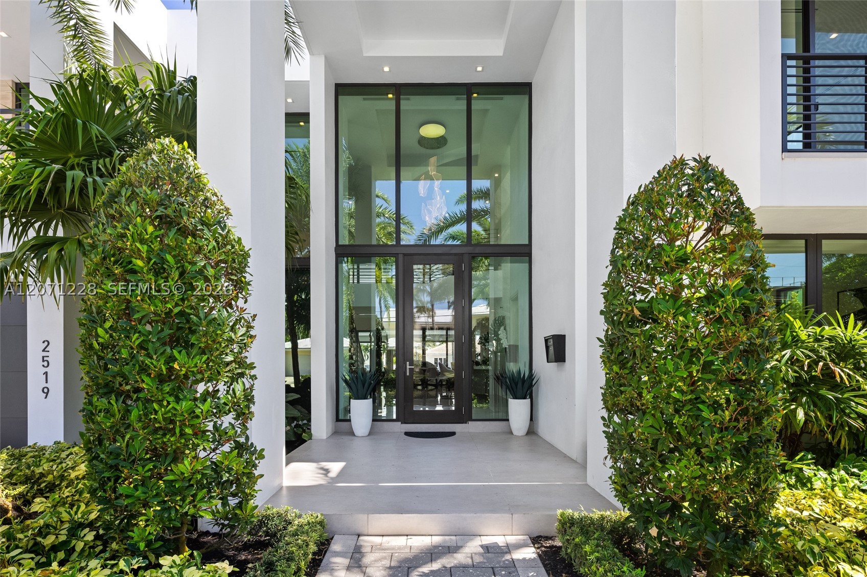 2519 Lucille Dr Fort Lauderdale, FL 33316