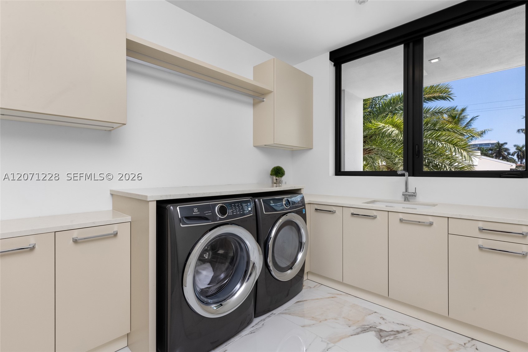 2519 Lucille Dr Fort Lauderdale, FL 33316
