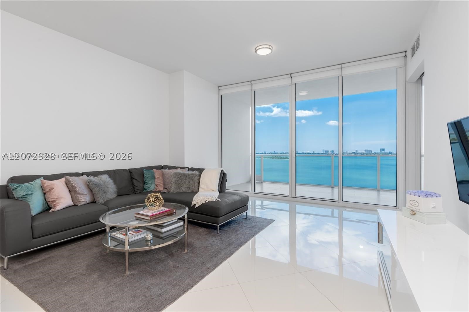 image Paramount Bay7