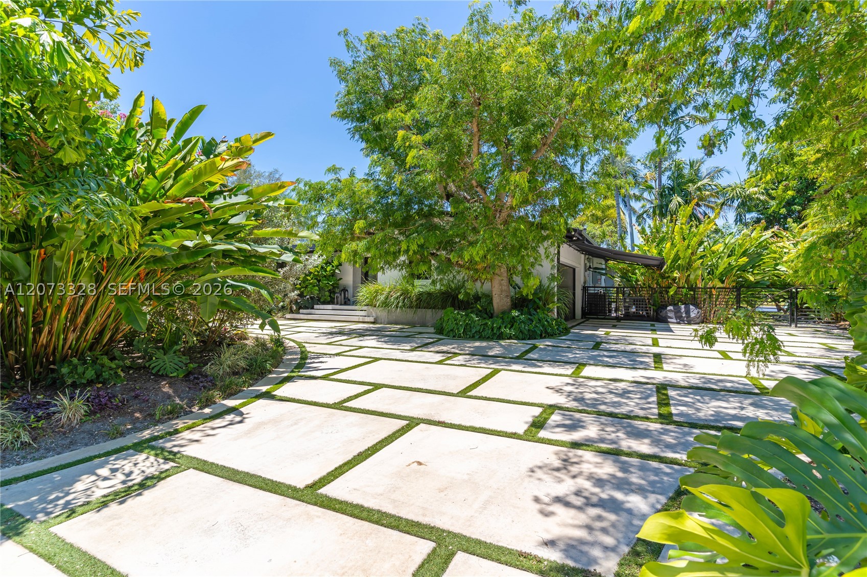 13400 SW 70th Ave Pinecrest, FL 33156