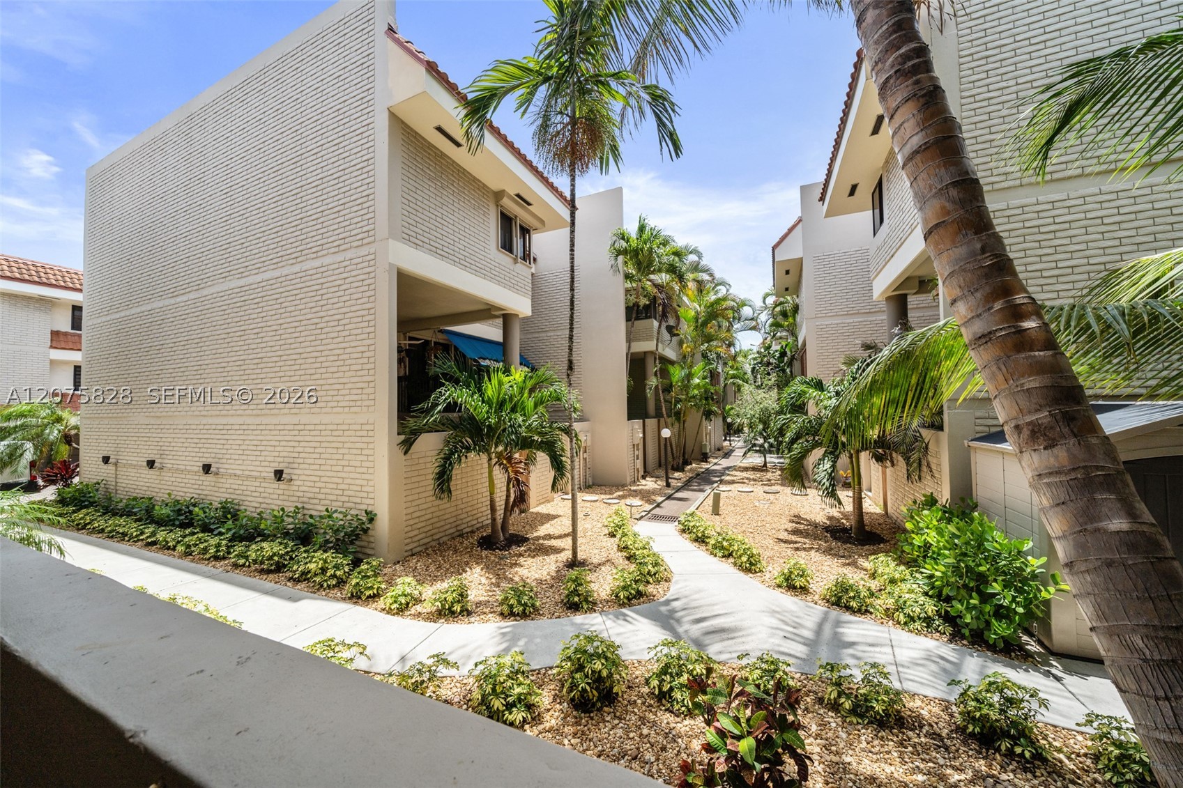 1401 NE 9th St #26 Fort Lauderdale, FL 33304