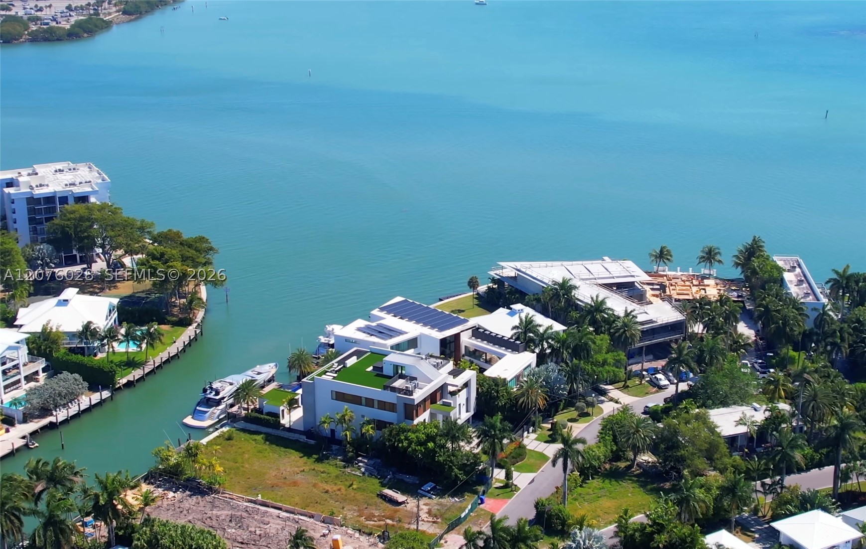 1025 Belle Meade Is Dr Miami, FL 33138