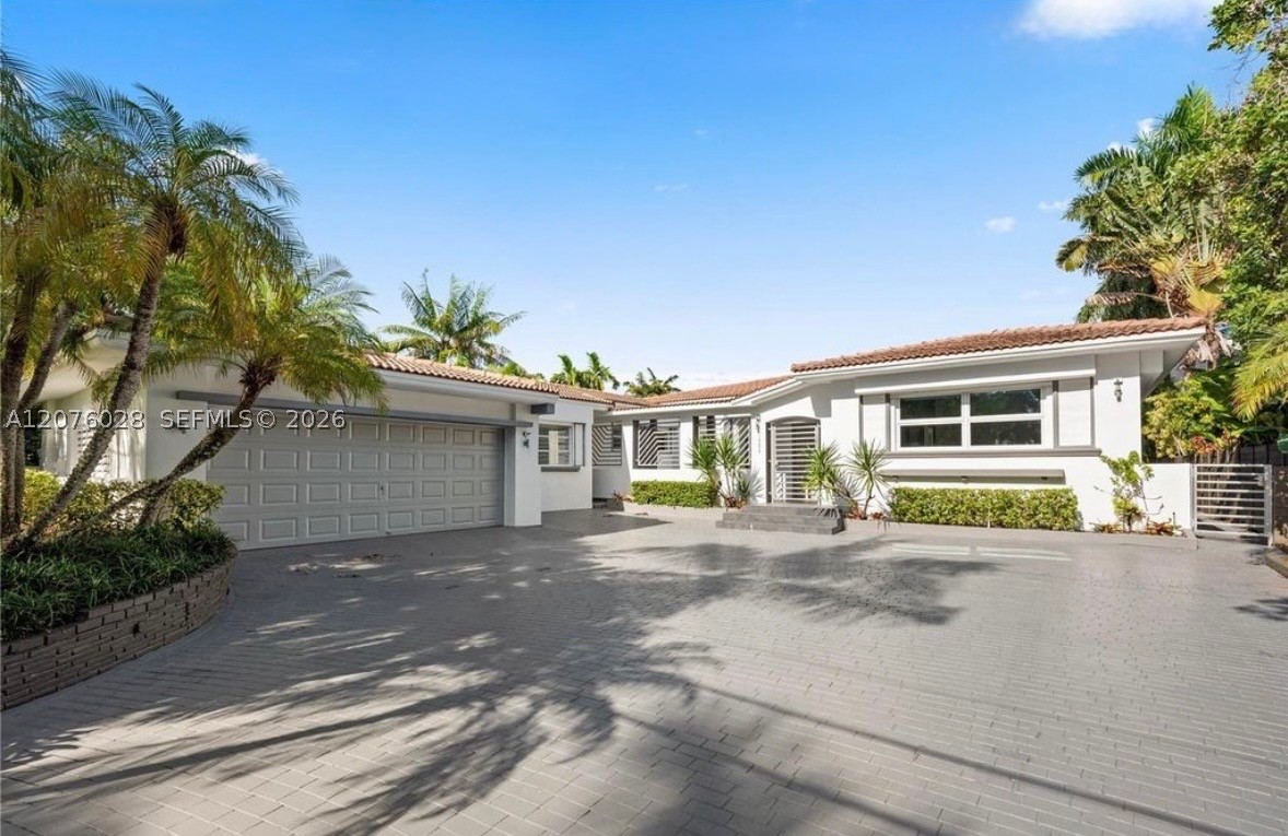 1025 Belle Meade Is Dr Miami, FL 33138