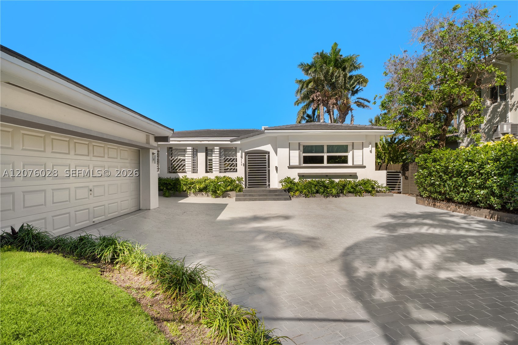 1025 Belle Meade Is Dr Miami, FL 33138