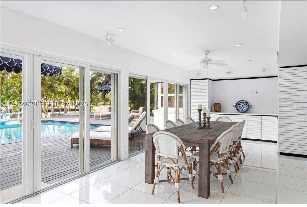 1025 Belle Meade Is Dr Miami, FL 33138