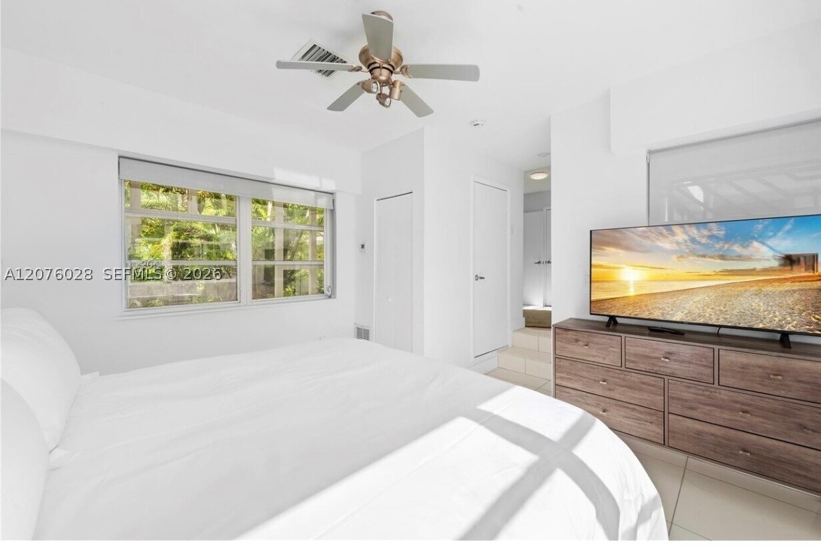 1025 Belle Meade Is Dr Miami, FL 33138