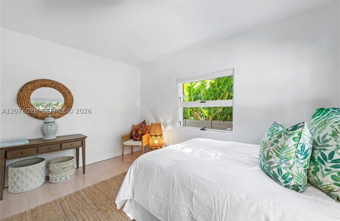 1025 Belle Meade Is Dr Miami, FL 33138