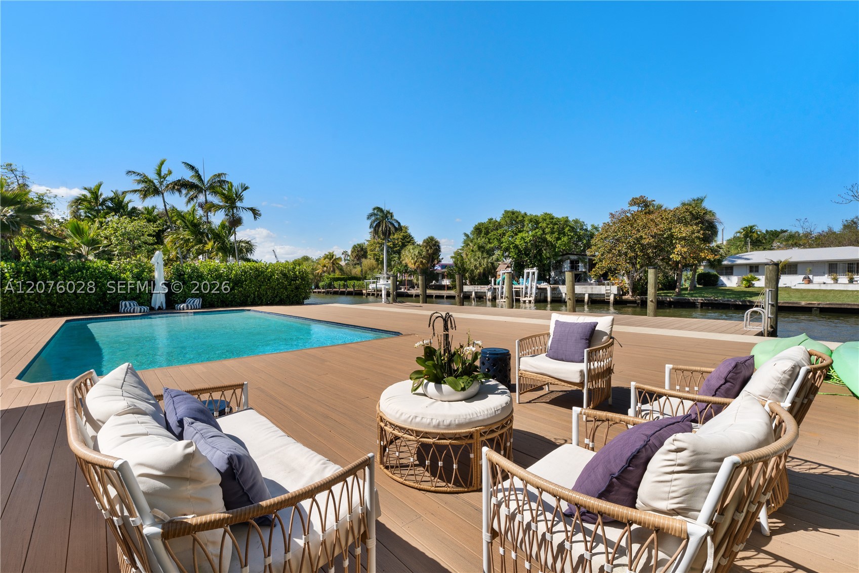 1025 Belle Meade Is Dr Miami, FL 33138