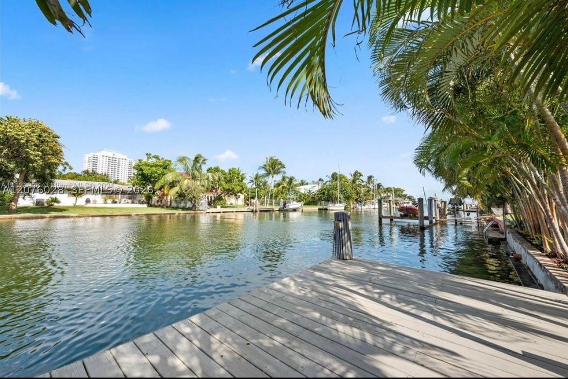 1025 Belle Meade Is Dr Miami, FL 33138