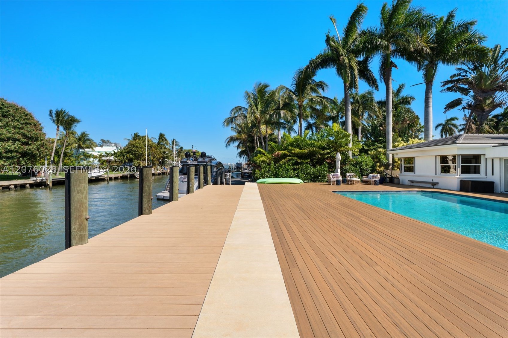 1025 Belle Meade Is Dr Miami, FL 33138