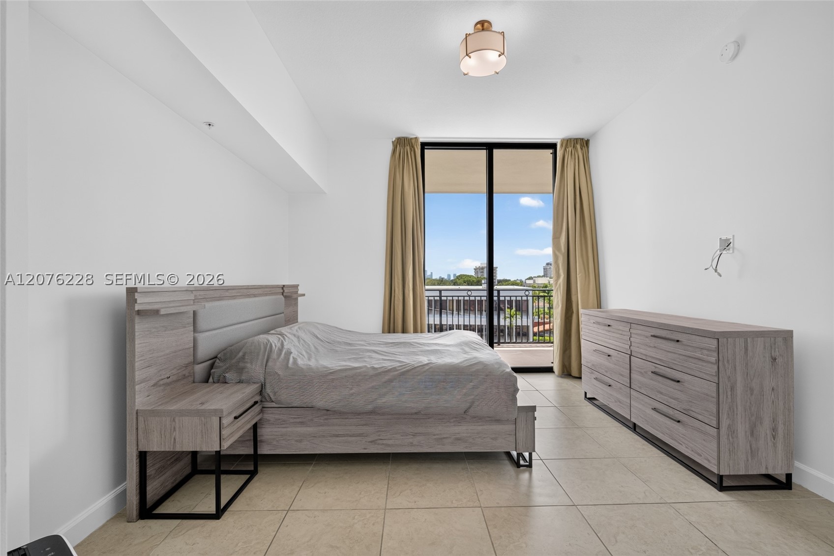 1300 Ponce De Leon Blvd #405 Coral Gables, FL 33134