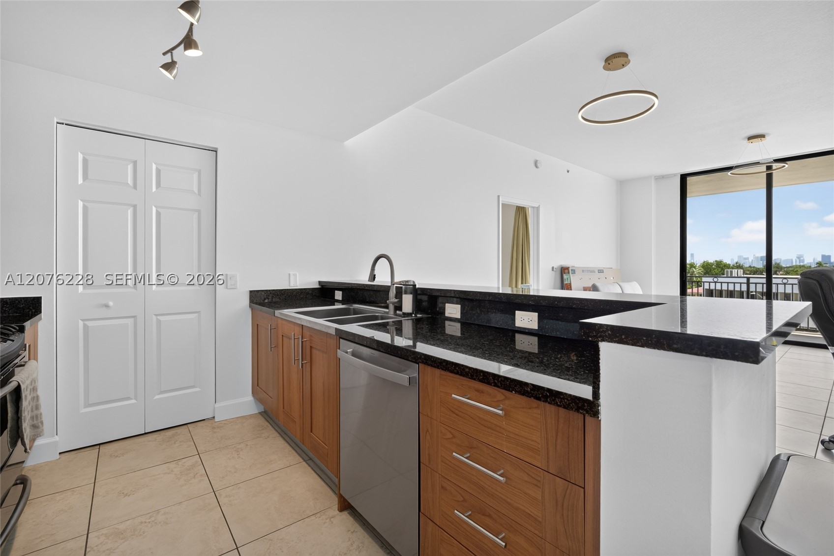 1300 Ponce De Leon Blvd #405 Coral Gables, FL 33134