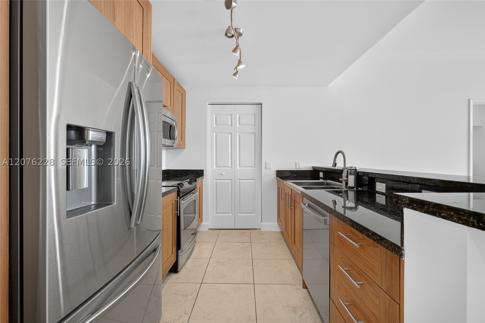 1300 Ponce De Leon Blvd #405 Coral Gables, FL 33134