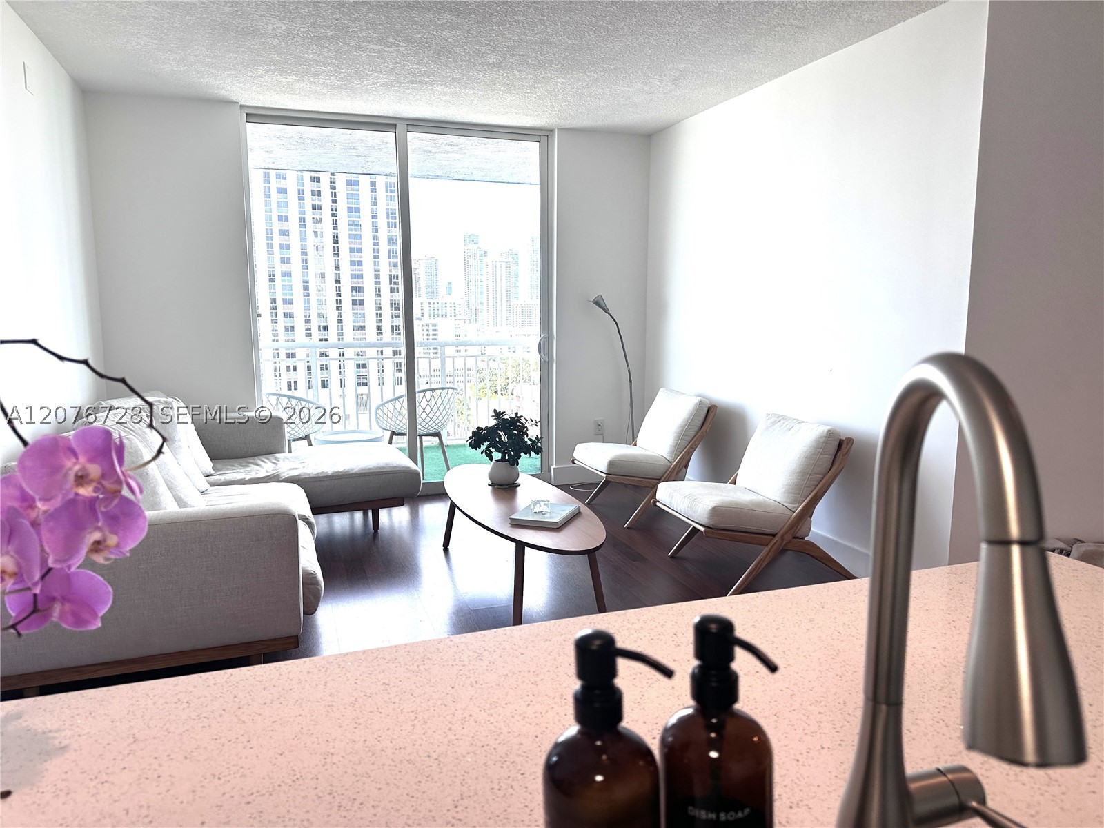image 1800 Biscayne Plaza9
