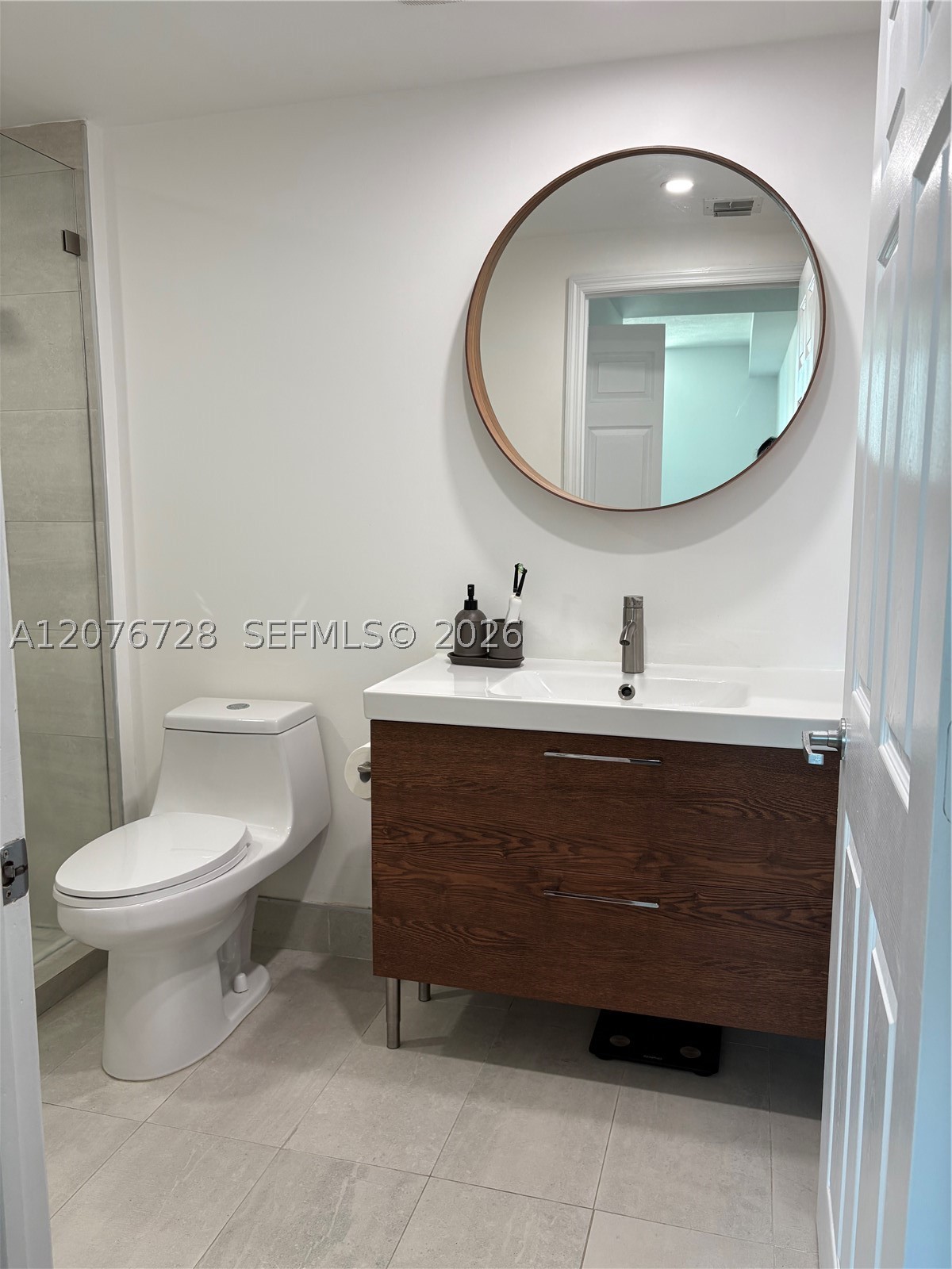 image 1800 Biscayne Plaza17