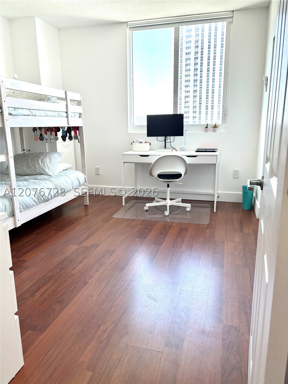 image 1800 Biscayne Plaza19