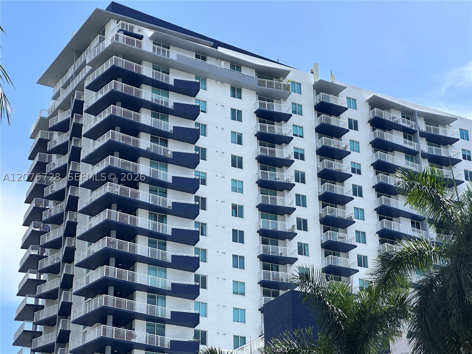 image 1800 Biscayne Plaza2